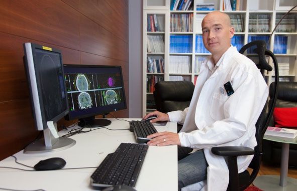 Medical physicist Timo Kiljunen at Docrates Cancer Center assessing a patient’s radiation treatment plan